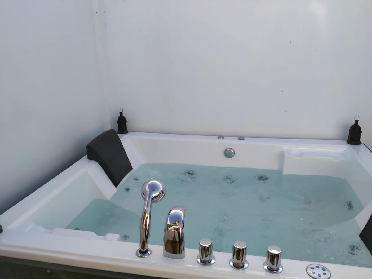 Villa Casa Blanca Luxury Spa Con Piscina Privada Y Jacuzzi Privado Chiclana de la Frontera Ngoại thất bức ảnh