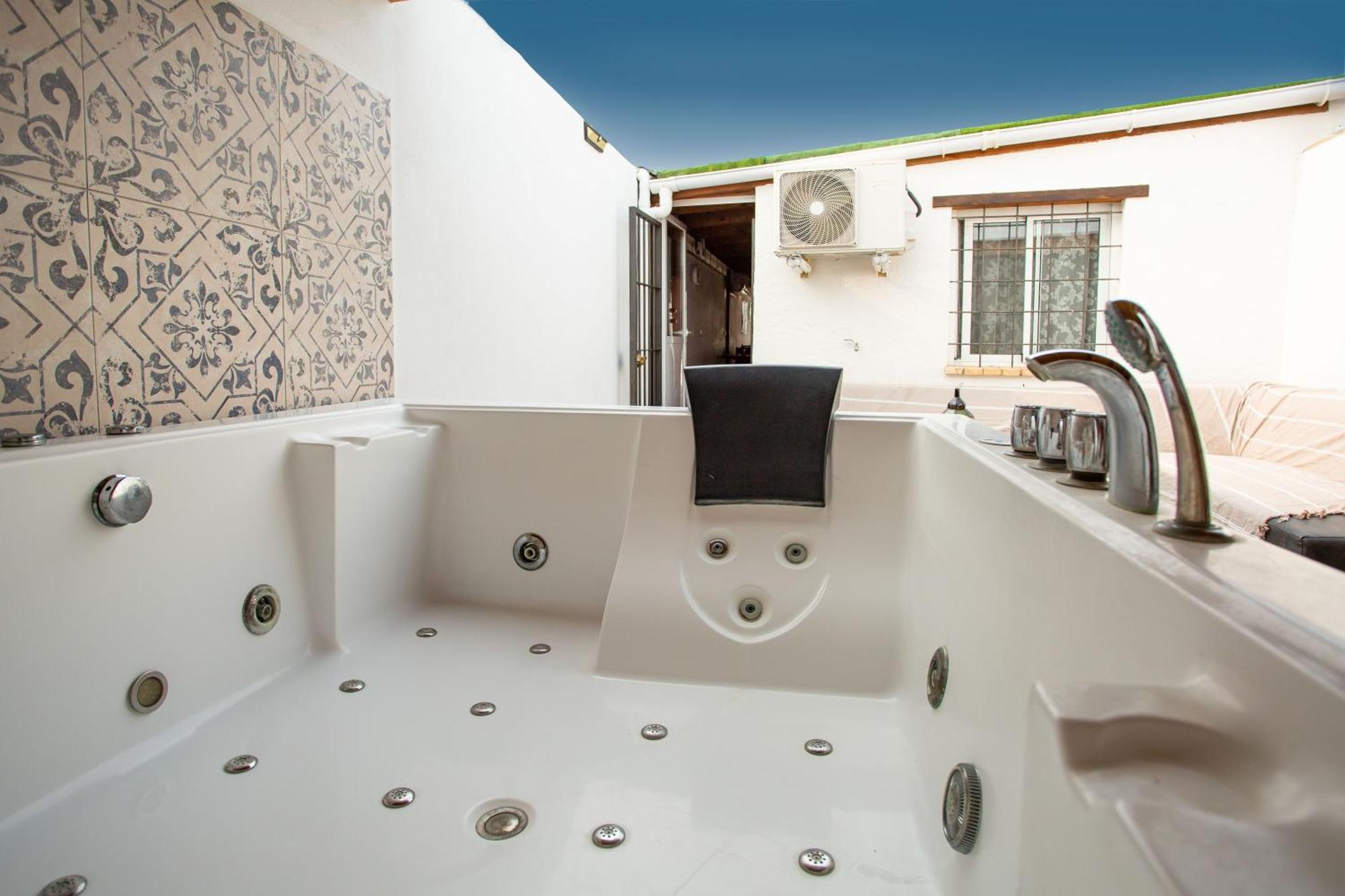 Villa Casa Blanca Luxury Spa Con Piscina Privada Y Jacuzzi Privado Chiclana de la Frontera Ngoại thất bức ảnh
